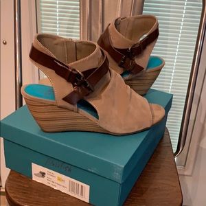 Women's Heels/shoes  Sz: 9 1/2